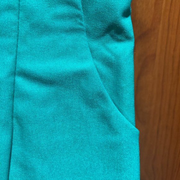 Brand Lovely Day Dress  From Modcloth  Cap Sleeve Stretch Material  & Pockets - Picture 10 of 11